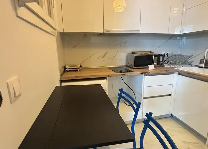 Velar * Peraía